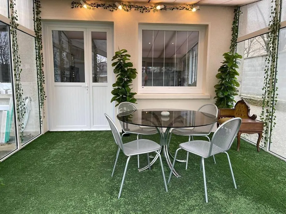 Appartement T3 Avec Jardin Et Veranda Saint-Priest  0*, Saint-Priest (Rhone) France